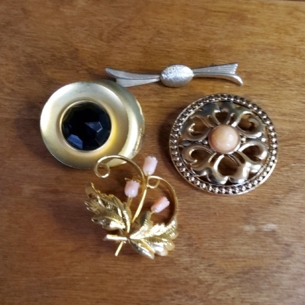 Elegant Goldtone Brooch Bundle